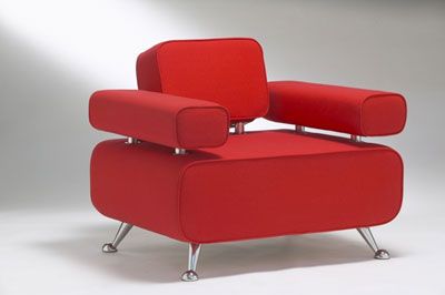 El mobiliario contemporáneo se mezclan los estilos tradicionales con líneas modernas. [Crédito: officeinstallatio