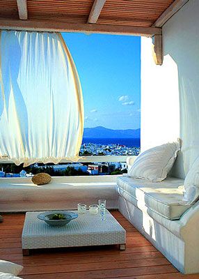 Captura la sensación de unas vacaciones soleadas con el griego decoración mediterránea.