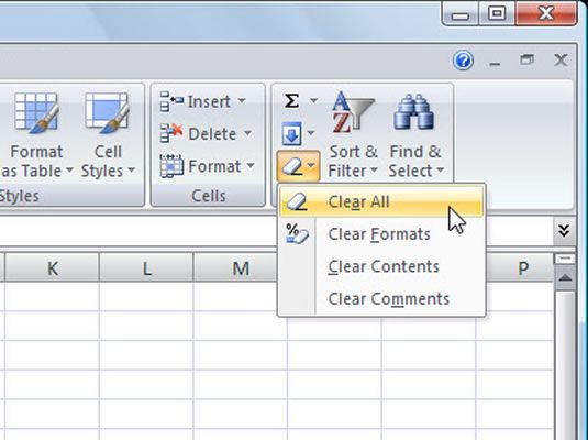 Excel 2007 te da las opciones para borrar la información de una célula.