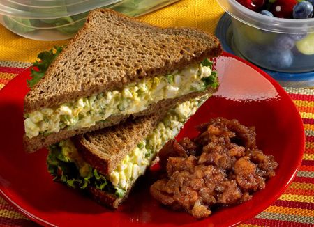 Ensalada de huevo receta de sándwich para su dieta vientre plano