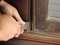 ¿Cómo acceder a la ventana de guillotina cuerdas en las ventanas de guillotina