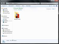 Cómo agregar carpetas compartidas del servidor principal de Windows a una de las ventanas 7 de la biblioteca