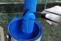 Cómo limpiar la pintura de látex de cubiertas de rodillos y jaulas