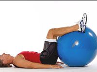 Cómo hacer ejercicios abdominales con una pelota de ejercicios
