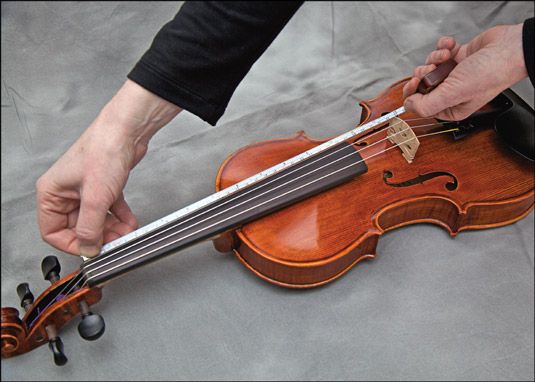 ���� - Cómo cinta guías diapasón en su violín