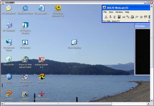 Otro equipo's desktop appears in your laptop's window.