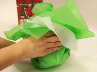 Cómo envolver regalos en una bolsa de regalo