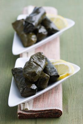 Receta de la dieta mediterránea: hojas de parra rellenas (dolmas)