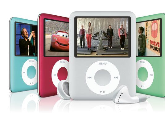 Ver el iPod nano, el iPod más pequeño que puede mostrar vídeo.